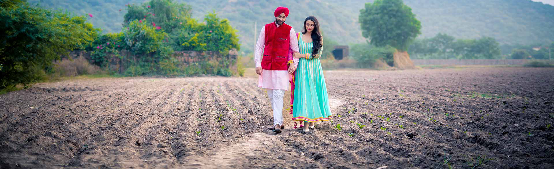 Best candid pre wedding shoot in Tikli Bottom, Gurgaon, India for the most crazy couple