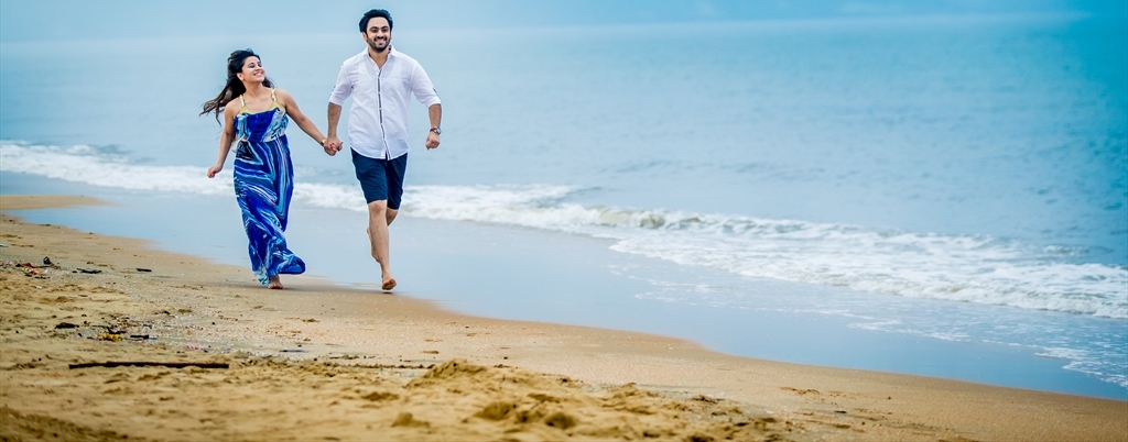 The romantic pre wedding shoot at Goa, India